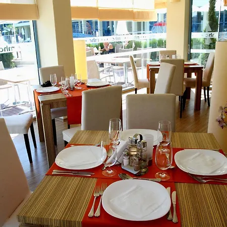 Lägenhetshotell Marina Club 4*