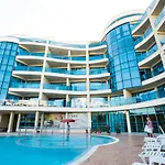 Marina Club 4* بوموري