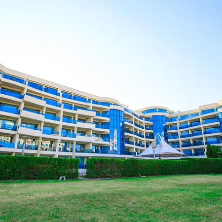 Marina Club