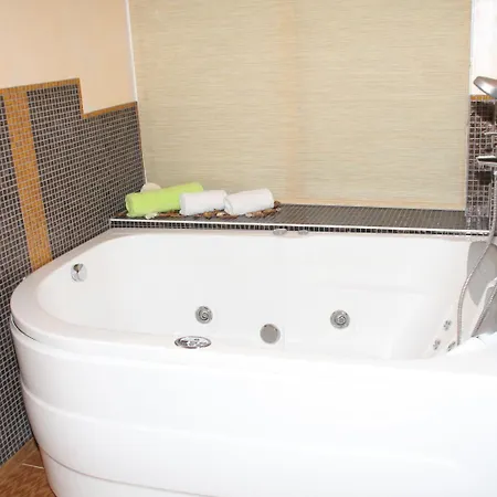 Marina Club Aparthotel 4*