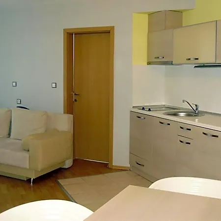 Marina Club Lejlighedshotel 4*