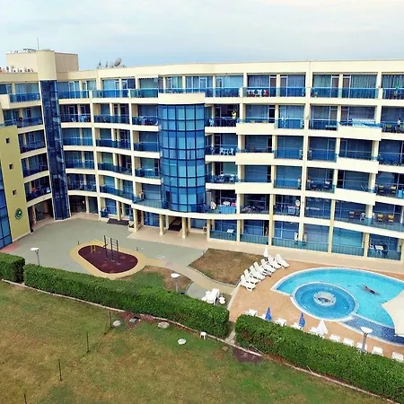 Marina Club