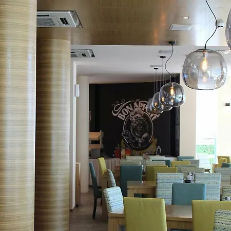 Marina Club Aparthotel Pomorie